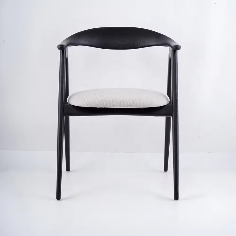 GDC Modern Restaurant Furniture Black Solid Wood Frame Leather